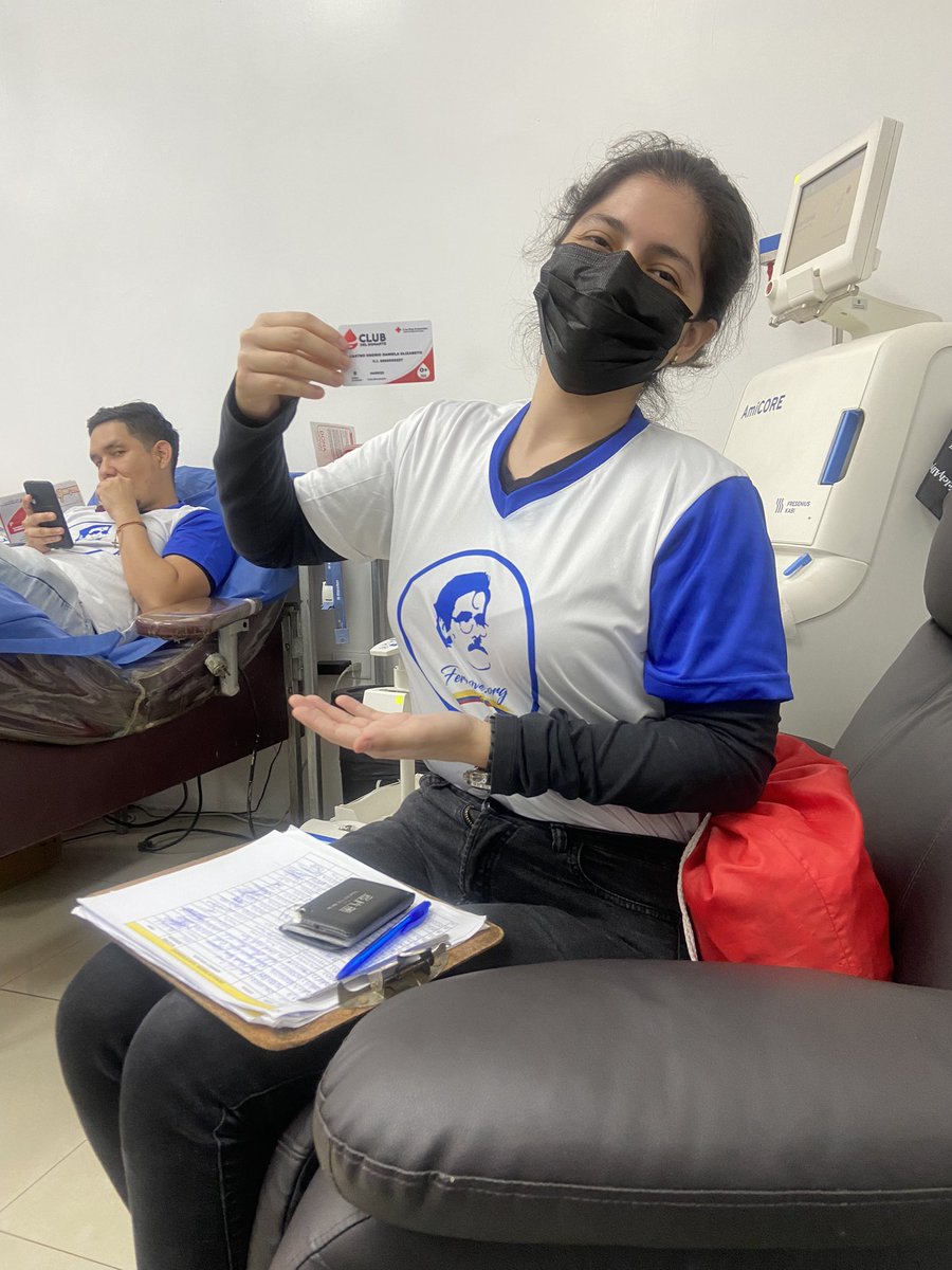 fernove_org's tweet photo. Sabías que cada vez que donas  sangre puedes salvar hasta tres vidas? Hoy junto algunos voluntarios del #Teamfernove donando sangre y plaquetas. #donasangre #salvavidas https://t.co/48I9coObx8