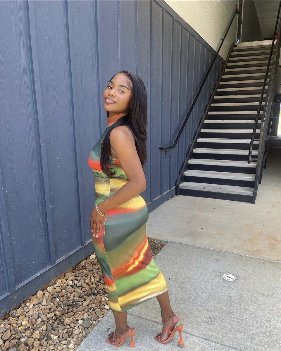 I could be all the way covered &amp; still giving sexy 🥂