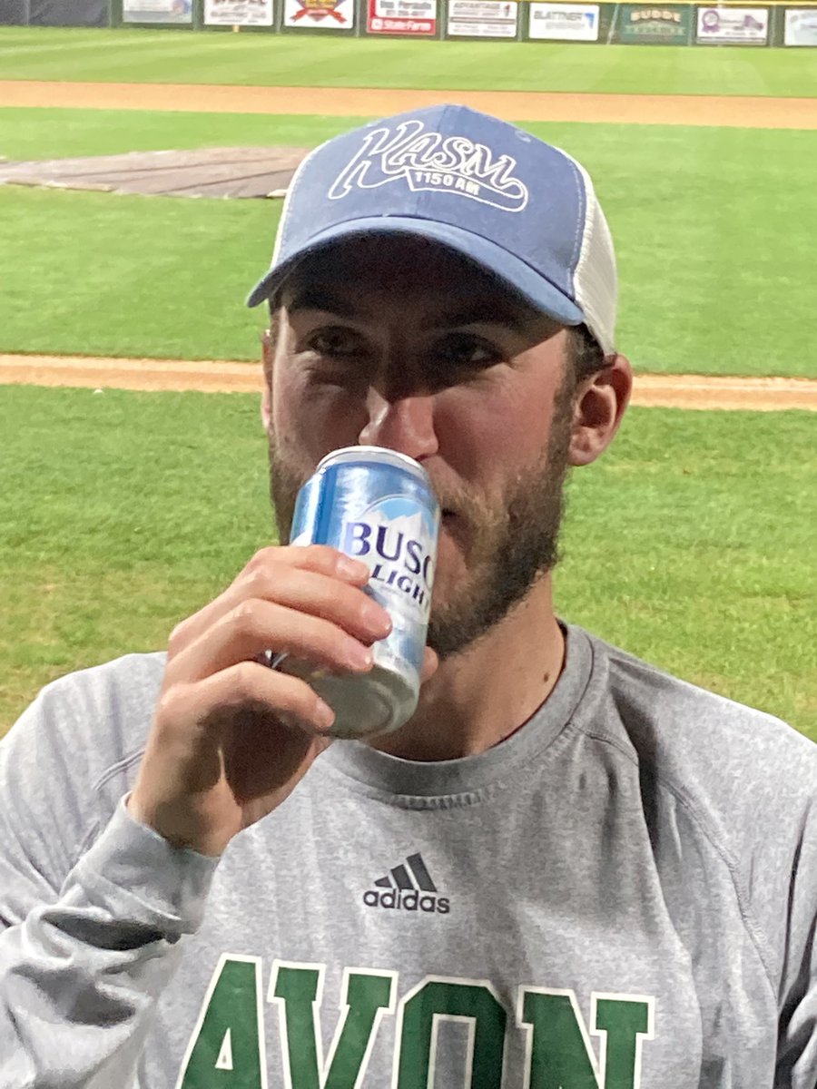 Avon_Laker's tweet photo. Hey hey!!!!!!! Youβre looking at your KASM Plllllllllllayer of the GAAAAAME!!! Congrats Ferch @rileyvoit #dadpops https://t.co/UfuGJ5pBlB