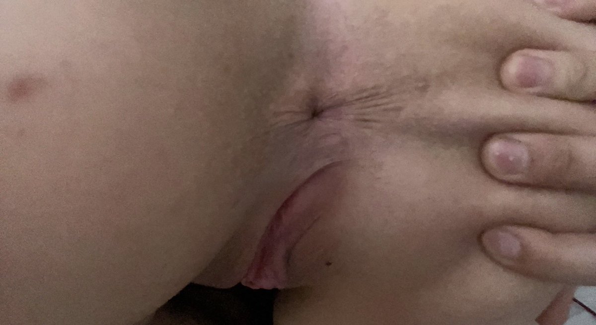 SlutGF69's tweet photo. She wants to hear what you like the best tits / ass /pussy? Tell/show her what you think. Kik: Dirtys1ut69 https://t.co/UJBmPWi3HW