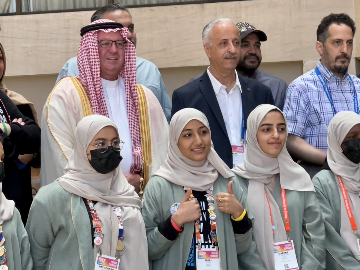 <a href="/SN300S/">عبدالله حمود الرشيد</a> إنه لشرف عظيم أن أكون هنا في أتلانتا بجورجيا مع فتيات وفتيان من المملكة العربية السعودية في معرض هندسة العلوم الدولي ISEF.  لقد ربحوا 21 جائزة وأفضل مشروع شامل.  🇸🇦💚🇺🇸 # ISEF2022 # هندسة # مشروع # السعودية_العلوم