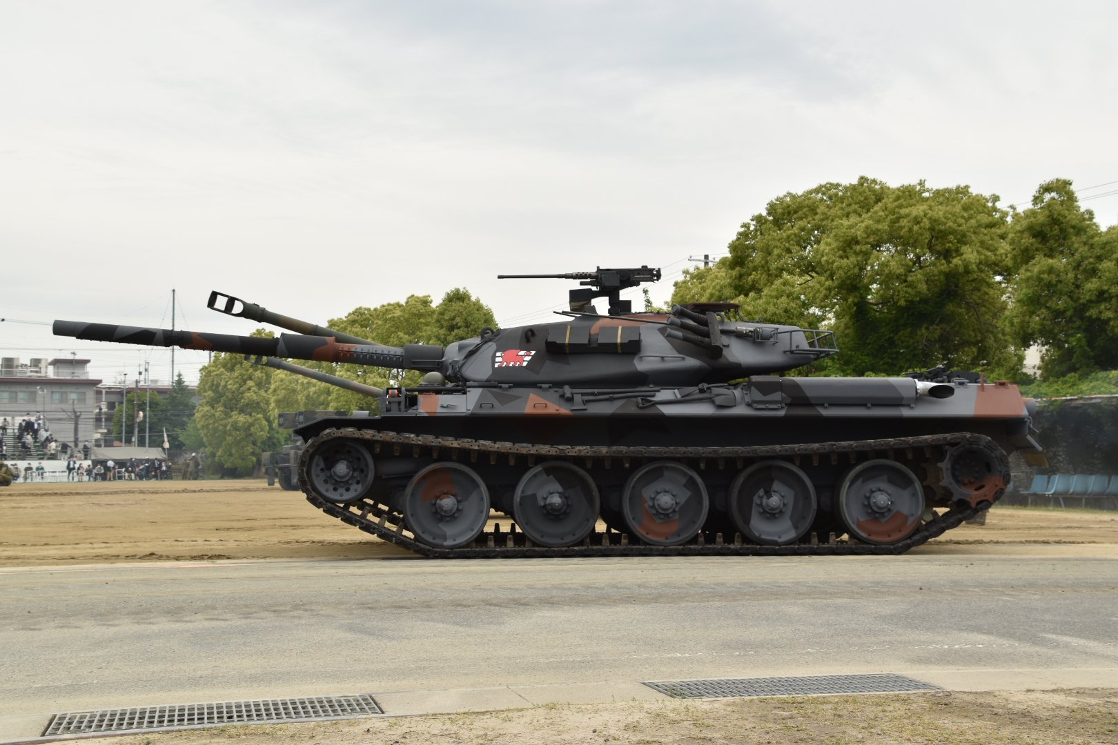 ふにゃふにゃ 74式戦車の記念塗装めっちゃカッコいいやんけ B 千僧駐屯地 T Co Abapycc6n8 Twitter