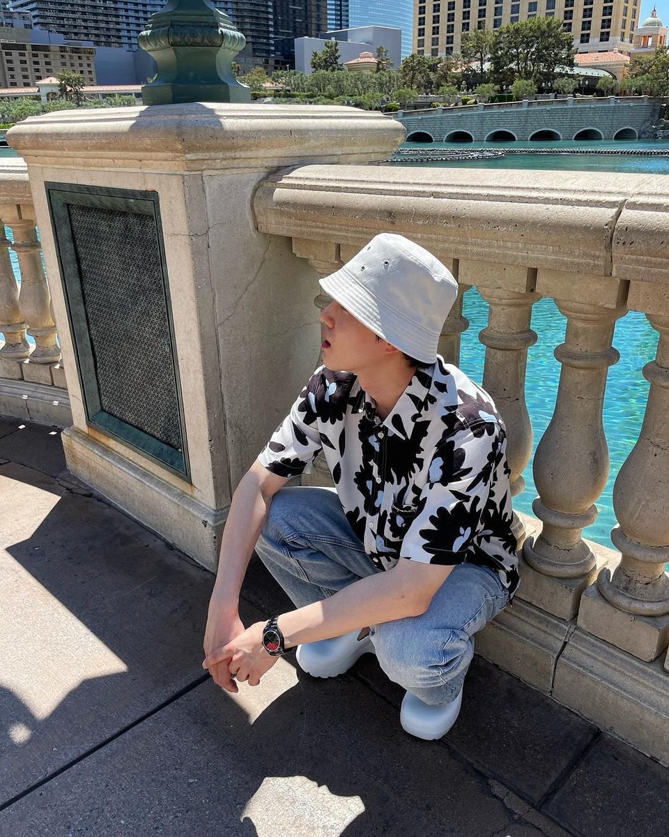 DoKyungLoey's tweet photo. JUNMYEON ESTÁ EN LAS VEGAS!!🤍🖤 @weareoneEXO https://t.co/eJwJ3xBcIQ