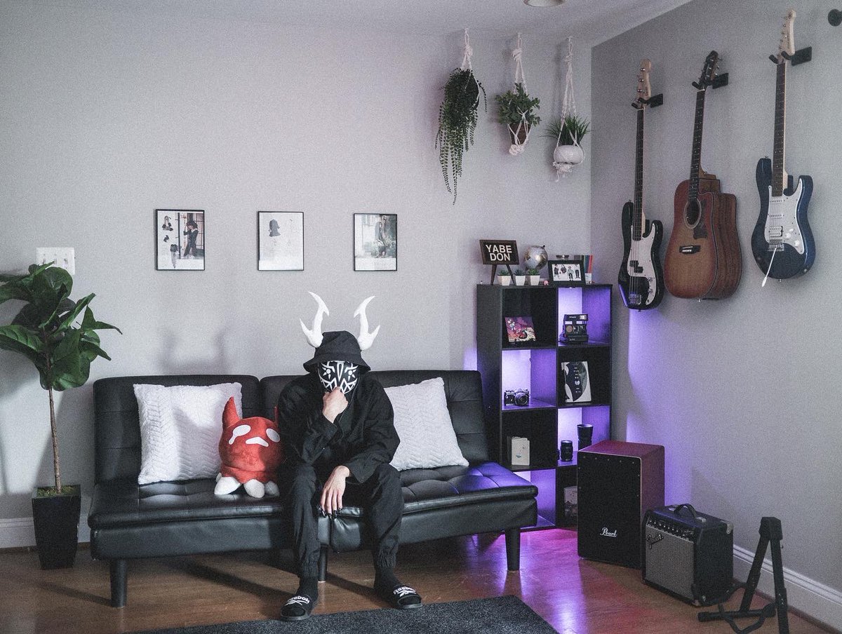 yabevein's tweet photo. finally settling into my new home :> https://t.co/sE34ypMJXq