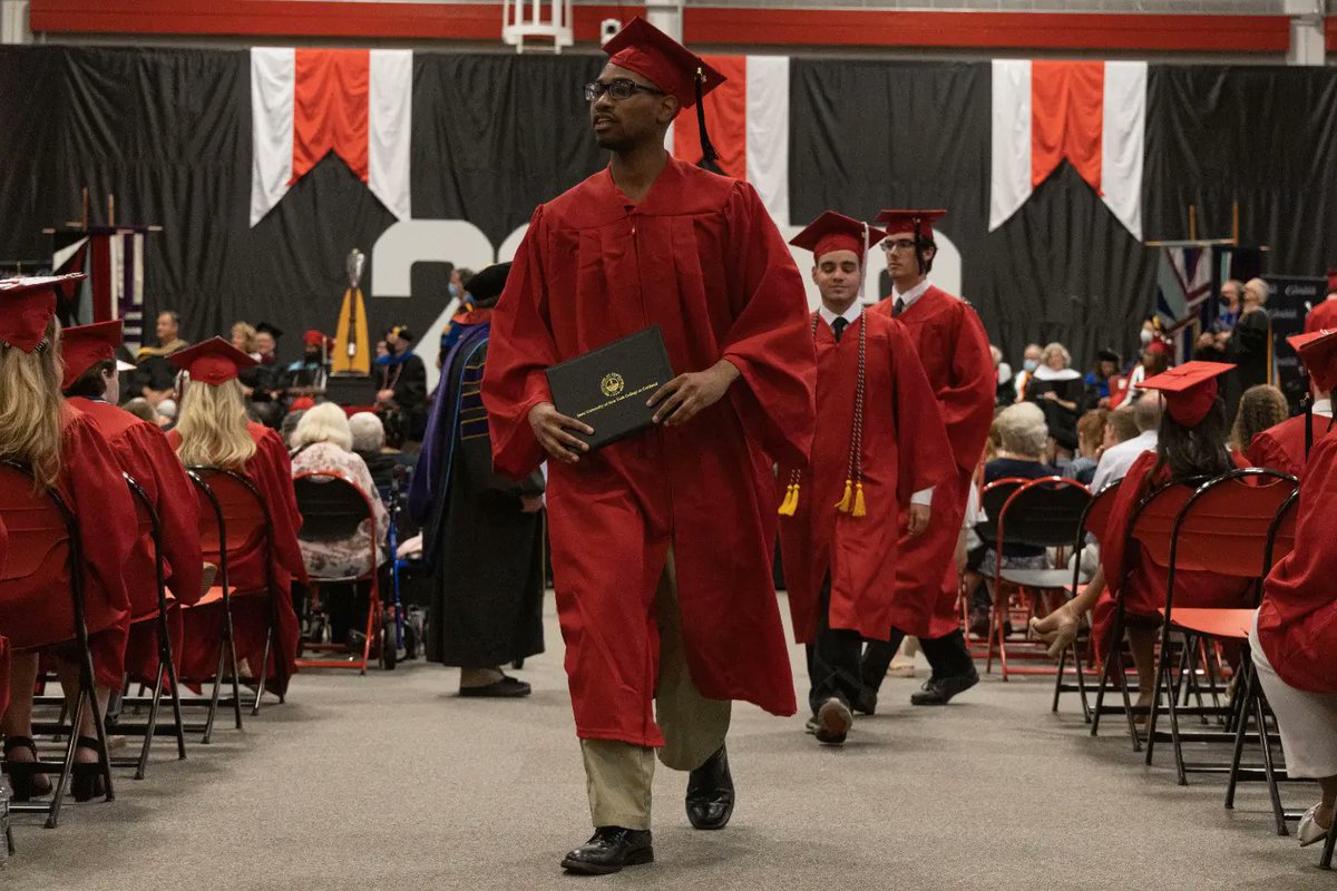 What 👏 a 👏 day! You earned it, Class of 2022. Plain and simple.

#Cortland22 photo gallery | facebook.com/7515277100/pos…