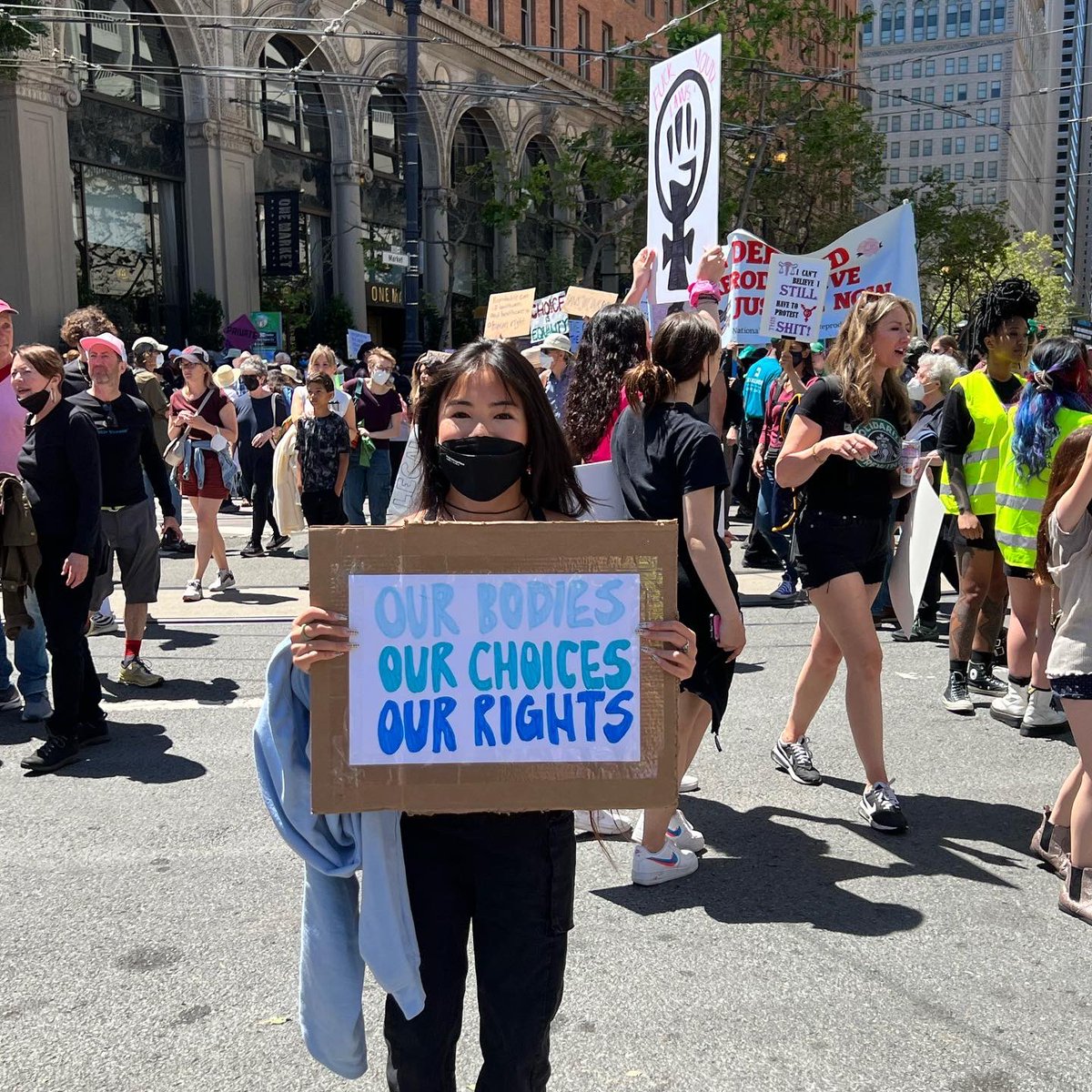ashlynso_'s tweet photo. March for Reproductive Rights #abortionrights #abortion #BansOffOurBodies #AbortionRightsAreHumanRights https://t.co/a5trAg9paP
