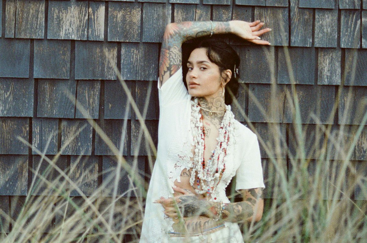 WordsByKyle's tweet photo. Album Review: Kehlani, 'Blue Water Road'
"The record's fearless expansion of Kehlani's core sound results in their most intriguing musical endeavor in years."
#Kehlani #BlueWaterRoad #UpAtNight
Read more: https://t.co/ym2nr1I2wy https://t.co/ESiEqY5wm7