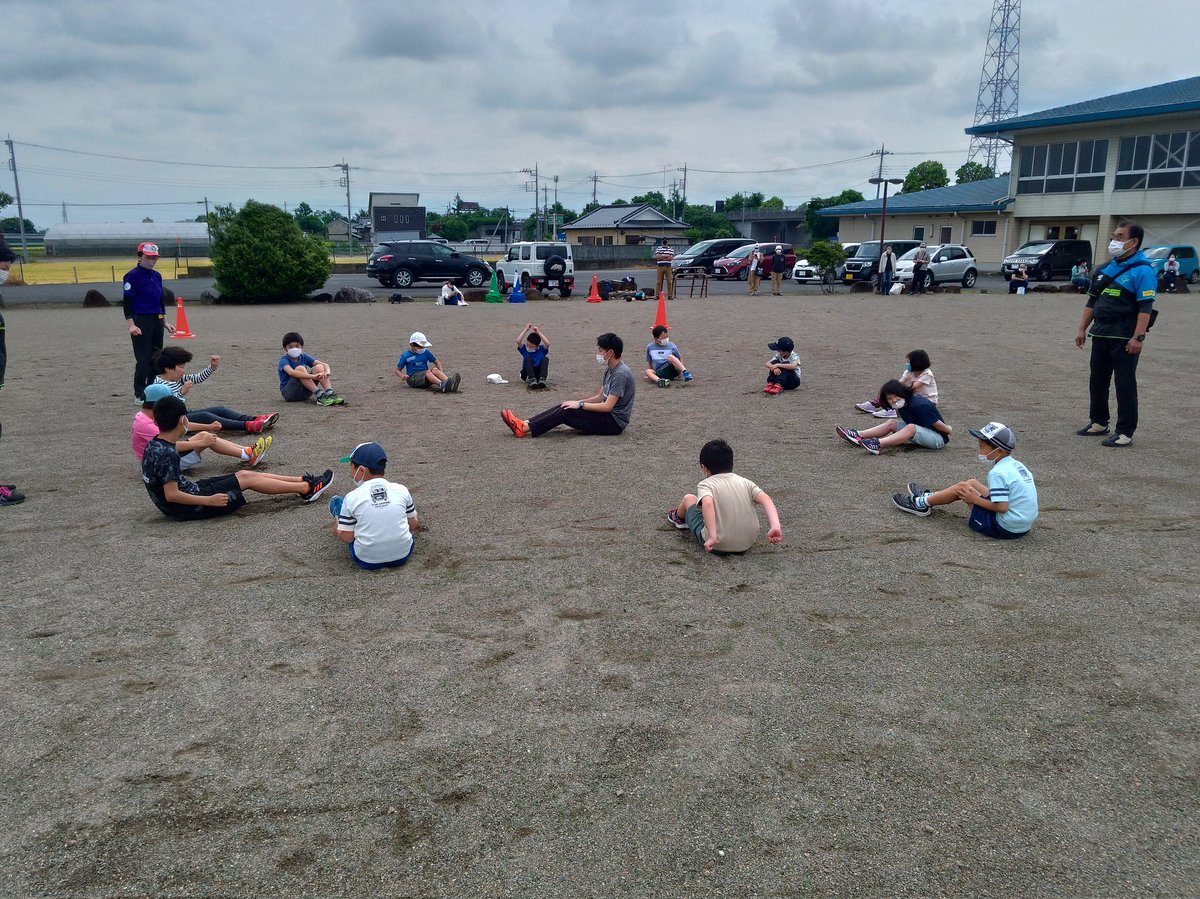aiaituga's tweet photo. キッズスポーツ教室【本日は陸上！】

陸上の先生に走り方を教えてもらいました👍

最後のリレーは白熱しましたね😃

みんなかけっこ速くなったかな！？

次回のキッズ教室は【カヌー】お楽しみに！！

#総合型地域スポーツクラブ
#栃木市
#陸上
#カヌー https://t.co/aKWXMc2AJo