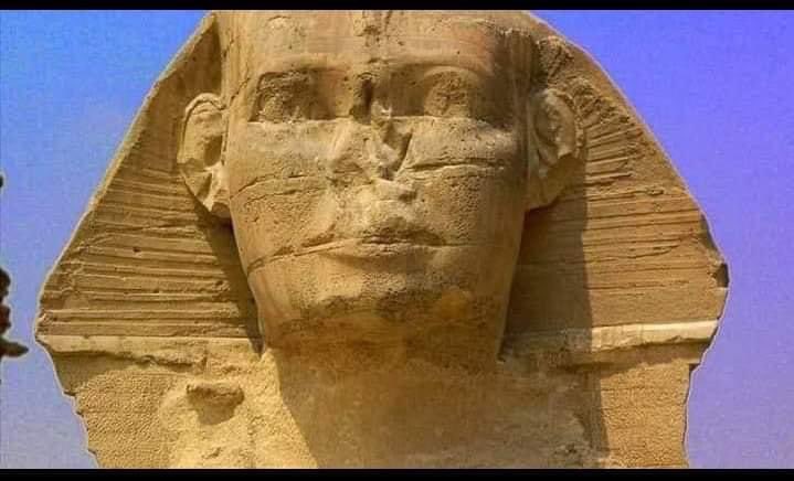 georgia1572007's tweet photo. اذا اغلق ابو الهول عيناه الاثنتين فاليهرع كل جنود الفرعون الى المخابيء ولا يعودون ابدا فإن رع سيعود وسيفنى البشر.
- نقش فرعوني عثر عليه العالم السويدي "جون كلود" عام ١٩٠٨م مكتوب على جدران معبد التعاون في الطالبية!

فى حدث فريد من نوعه
ابو الهول عيونة مغمضة .. https://t.co/a1ucpgIoJ1