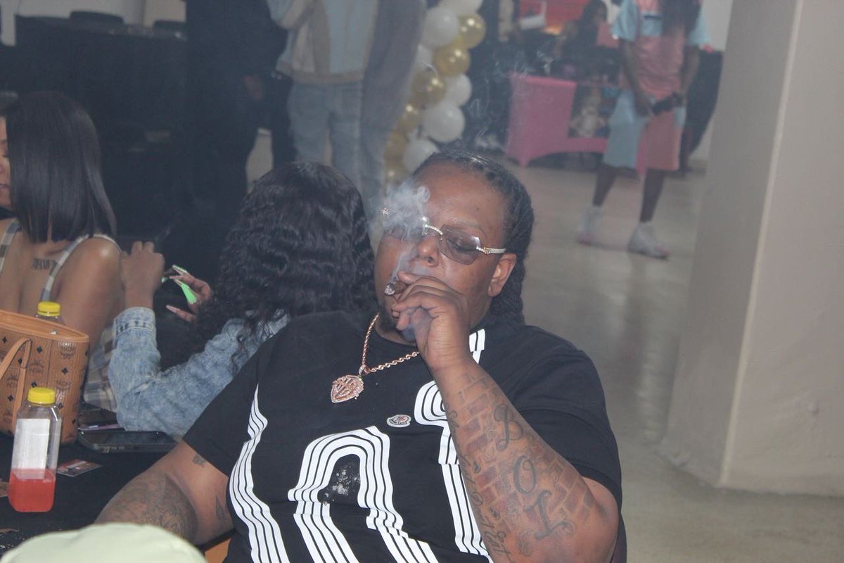 Es7mFatz's tweet image. Like a Nigga don’t dance 🕺🏾
But he make moves 🫡
#longlivenate #longliveTay #es7mfatz 
#trending #viral #explore