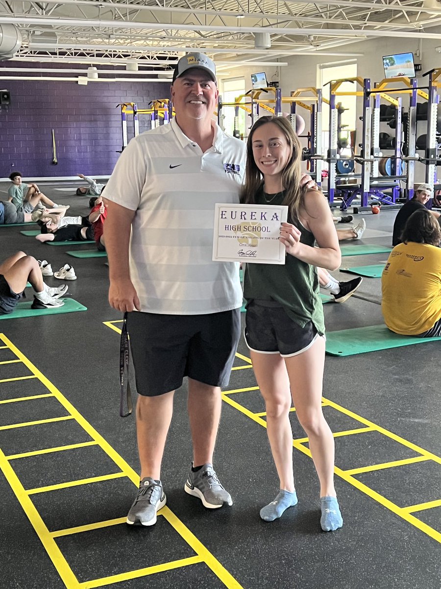CoraSkaggs's tweet photo. Very honored to be named Female Athlete of the Year💪🏻 #ehs63025 @WrestlingEureka @EHSmoSoftball @EurekaRunning @ATUSoftball https://t.co/eA3Q2PD1L7