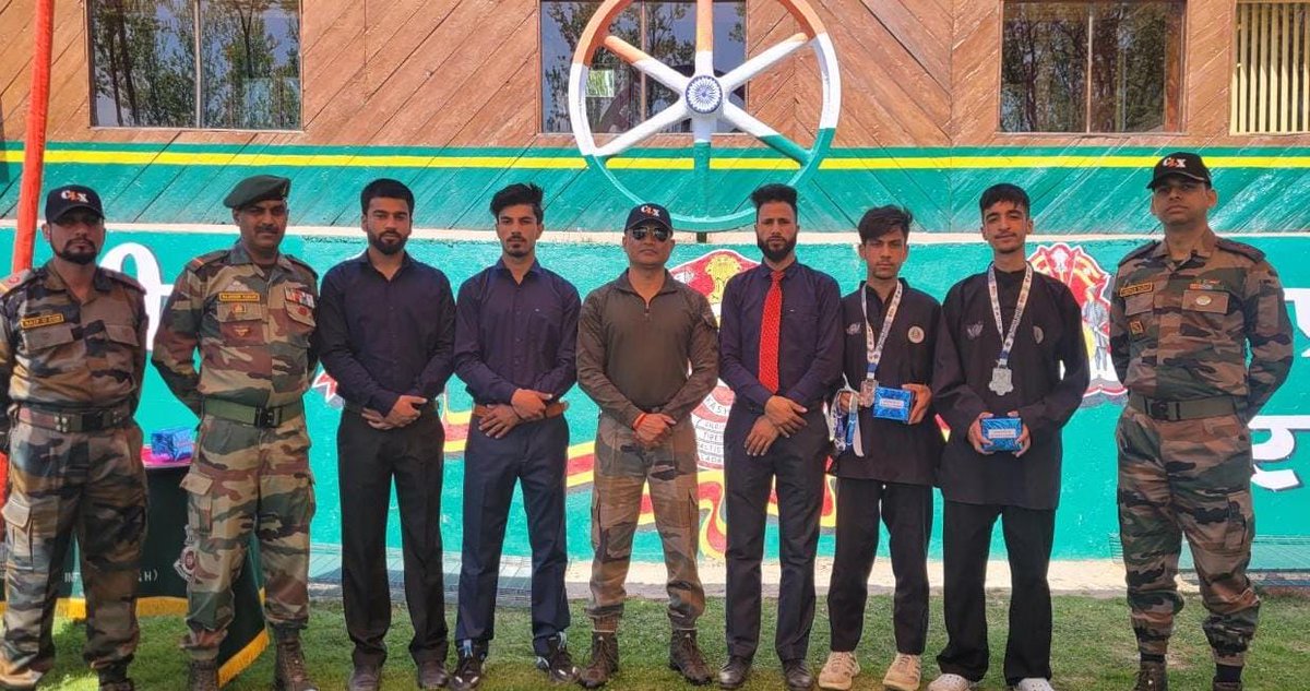 gpats1981's tweet photo. Kuwpara Terries in Kupwara always ensured safe return of astray youth to right path &amp; their rehabilitation.
 
#KupwaraTerriers
#sports 
#Cricket
#Education
#IndianArmyInKashmir
#CLX
#12May22KT https://t.co/m7P1e8SZLW