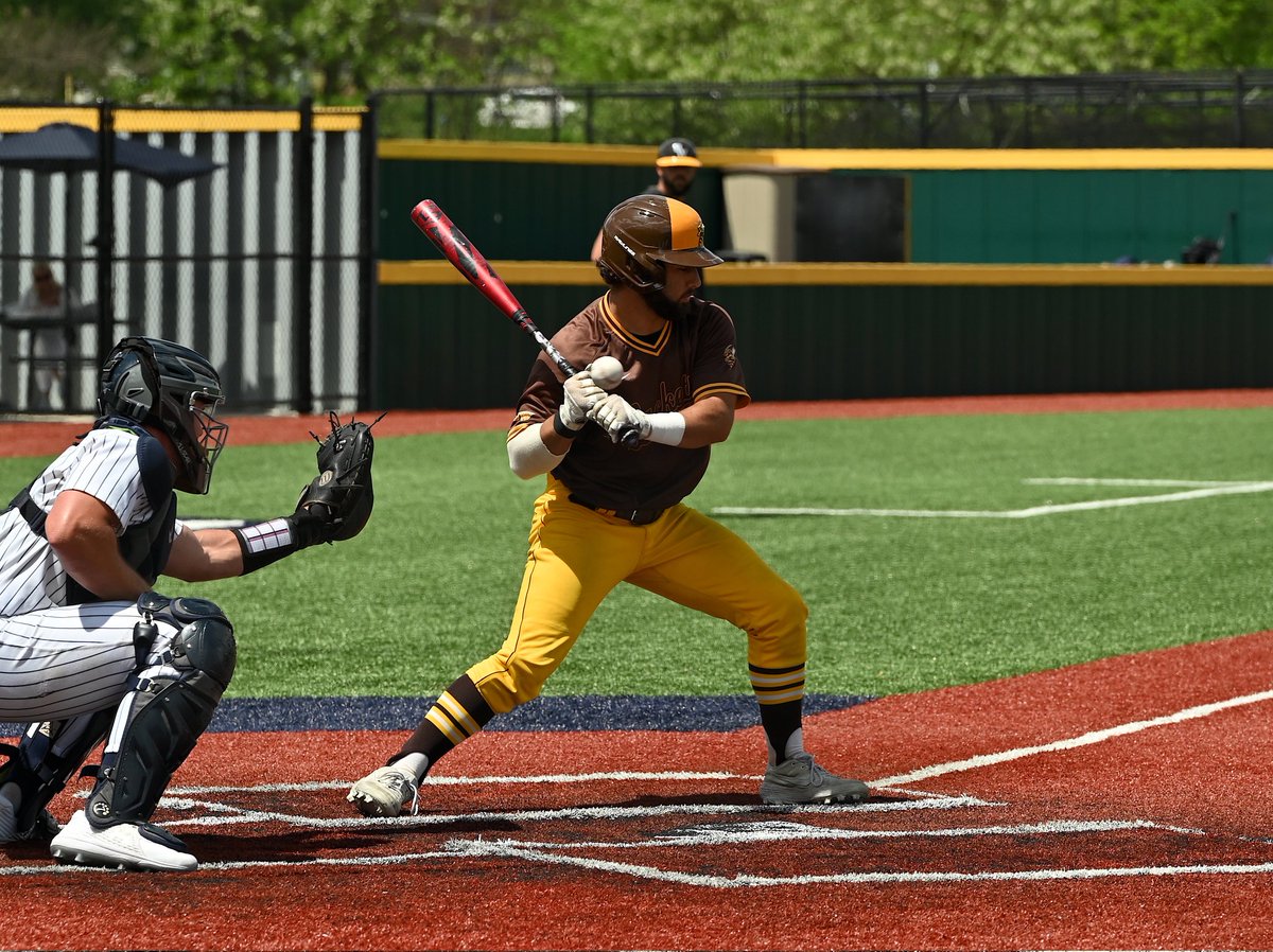 northshorepx's tweet photo. The ball appears to have hit the bat.
#BWGrit #BWBaseball #d3b
@BWUBaseball
#Reviews https://t.co/SFcSq3h6Yy