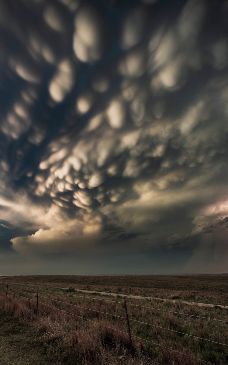 Negative_Tilt's tweet image. Fun chase back through Kansas today #kswx