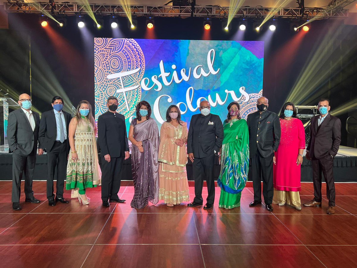 OakValleyHealth's tweet photo. Tonight’s #MSHFestivalofColours would not have been possible without our volunteer committee, led this year by co-chairs Imtiaz Seyid & @InduBains. We are grateful for your leadership and dedication to raising funds for Child and Adolescent Mental Health Services. https://t.co/Ql54eWAACL