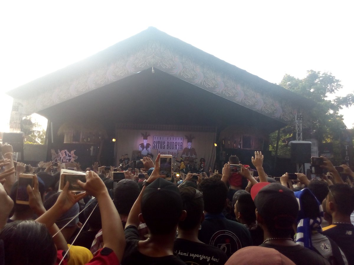 FandiAsrul's tweet photo. @iwanfals Langsung bang https://t.co/jUWUPLJo15