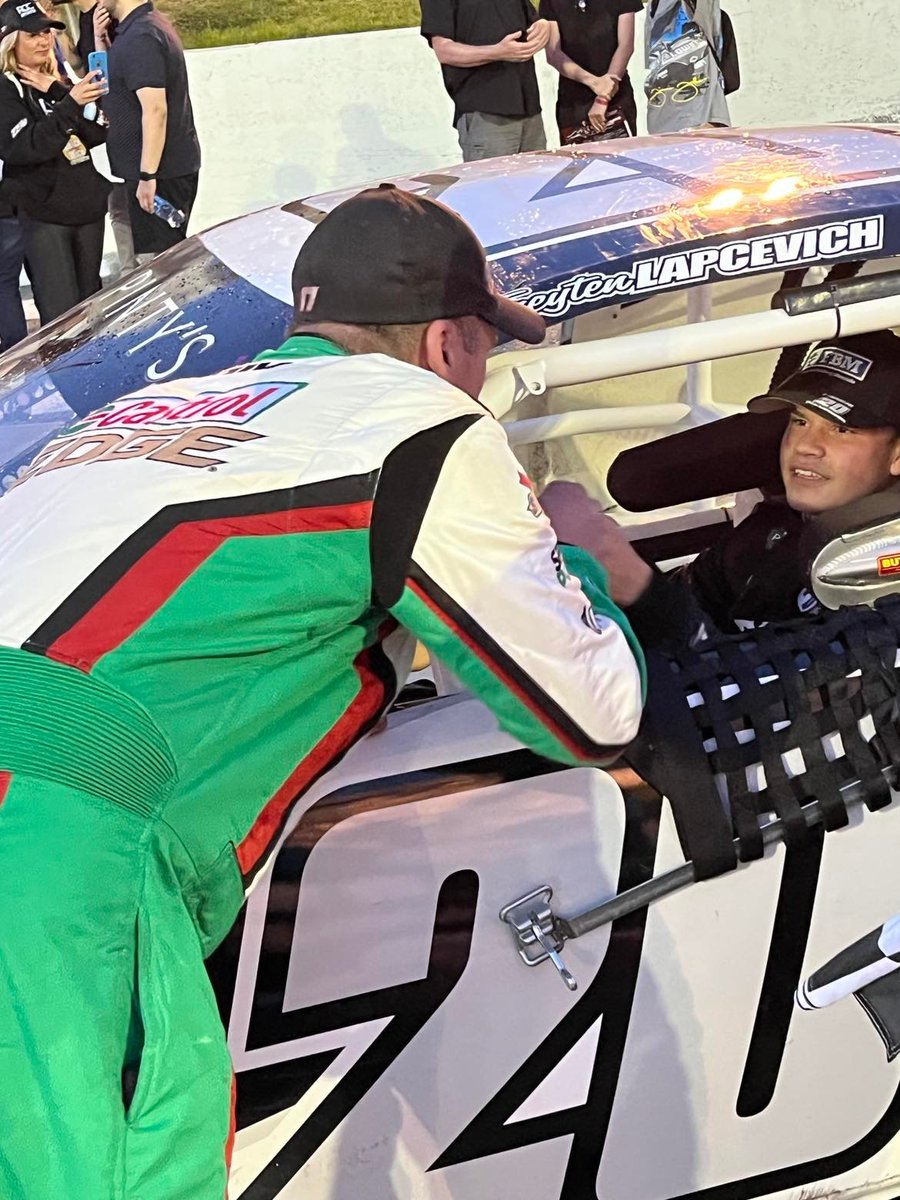 THEWWOMS's tweet photo. The best rivalries are built on respect.
#TrueNorthStrongAndFast
@DJKRacing @TreytenL 
@NASCARPintys @Sunset_Speedway https://t.co/OX9xpFGBWl