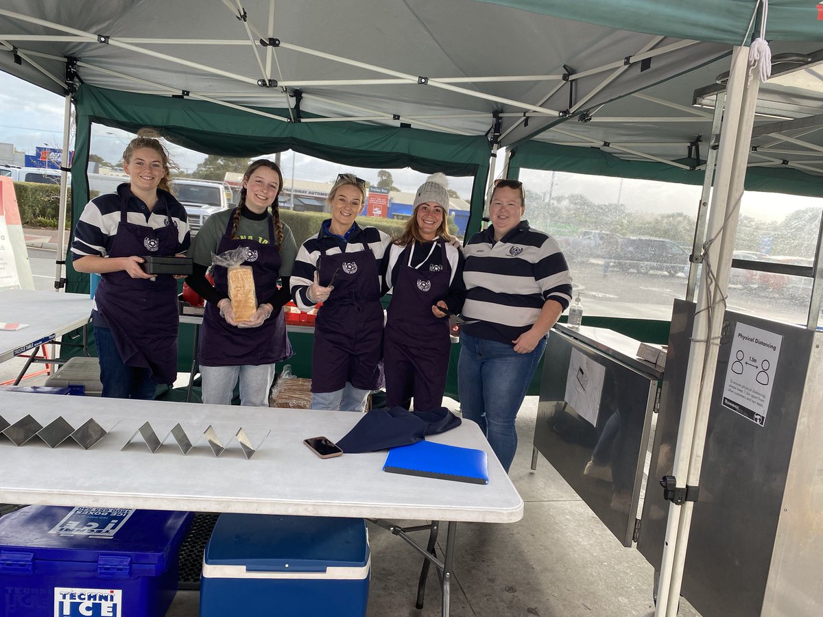 jacey58's tweet photo. #goshoeys @BunningsSausage Noarlunga netball at seaford support community sport https://t.co/d2qcoLdBeg
