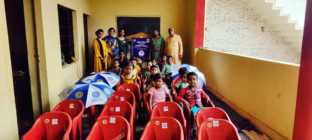 InnerwheelI's tweet photo. IWC OF AMROHA  SPARKLE 
DISTT 310
District Chairman-- Sonal Bhatia ji
President --Aditi Maheshwari

Sparkle Gave 40 chairs in Saraswati Shishu Mandir for children. 
Club also gave umbrella for needy children.
Club distribute Fruite ,Biscuits, Glucon D  for children in School https://t.co/bli3MEN4E0