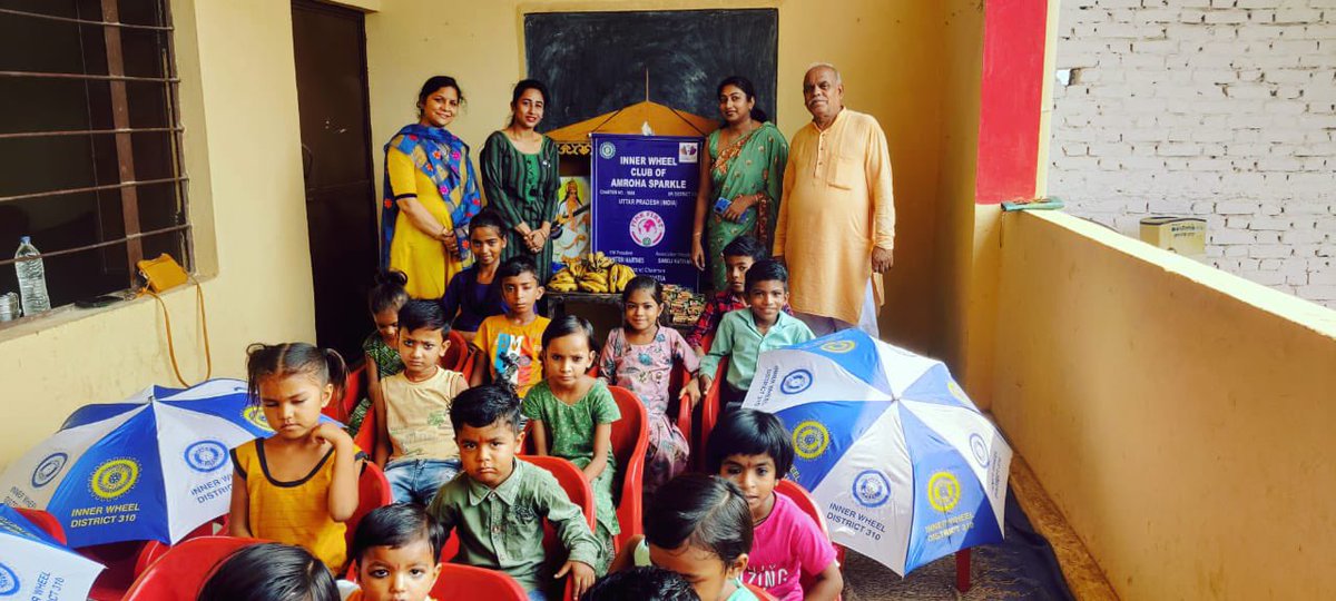 InnerwheelI's tweet photo. IWC OF AMROHA  SPARKLE 
DISTT 310
District Chairman-- Sonal Bhatia ji
President --Aditi Maheshwari

Sparkle Gave 40 chairs in Saraswati Shishu Mandir for children. 
Club also gave umbrella for needy children.
Club distribute Fruite ,Biscuits, Glucon D  for children in School https://t.co/bli3MEN4E0