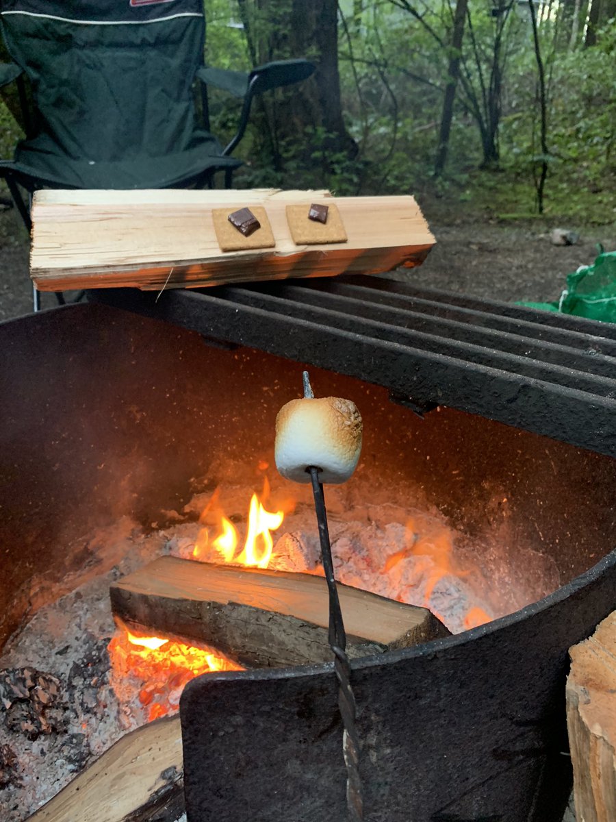 nicole_esleyer's tweet photo. Colder than usual for May camping on #vancouverisland nothing a s’more can’t warm up 🔥 https://t.co/bfCmgclo6e