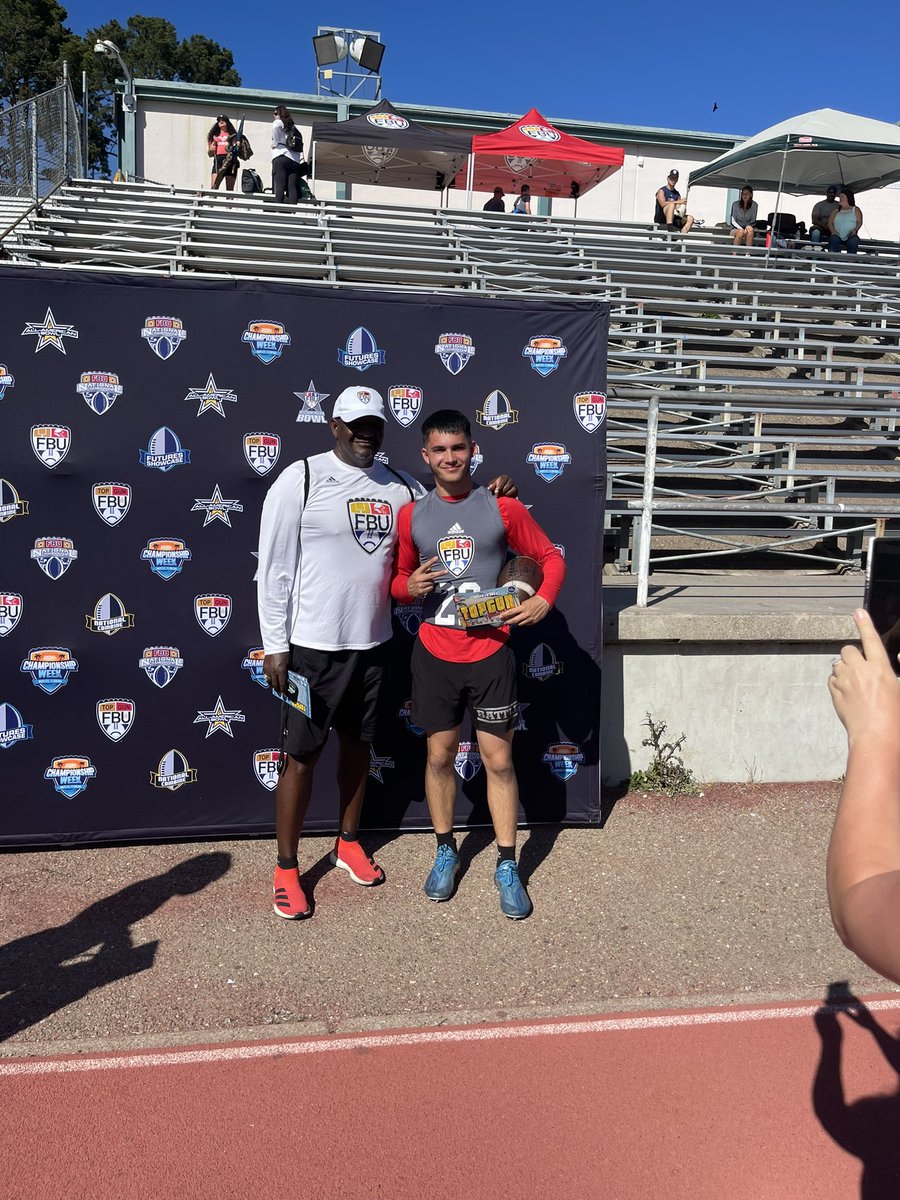 jacobwasso11's tweet photo. Great day @FBUcamp today!! Blessed to get invited back tomorrow to the ESPN 300 UC camp! Thank you coaches and @TheUCReport for the love π
@adamgorney @PGregorian @DemetricDWarren @BrandonHuffman @GHoward_Scout #freedomhigh @ZachWerlinger @glenjr707 https://t.co/aohCs0QN09