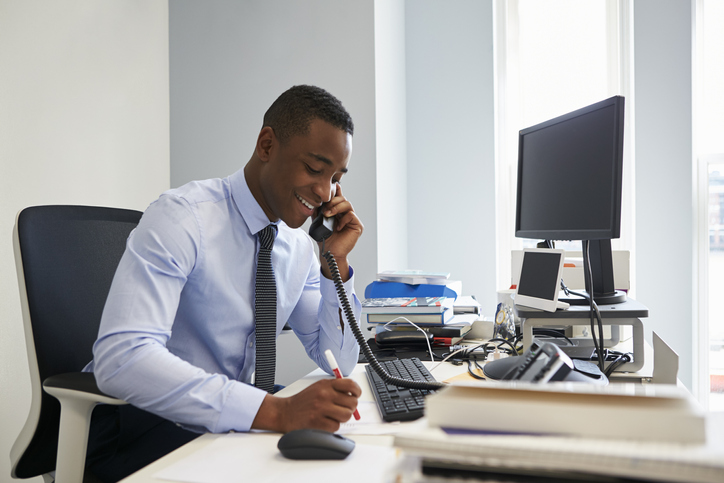 ⚠️JINSI ya Kuendesha Gari bila kumaliza Tyres..
.
Juzi nimeketi kwa office najibu DM na reply za wadau twitter nikapata Simu kutoka kwa dada Flani mteja wetu wa zamani..
.
Dada mwaka Jana Mwezi wa 5 tulimuagizia Suzuki Escudo 2006, Gari ilikua kali sana [body, interior, engine]..