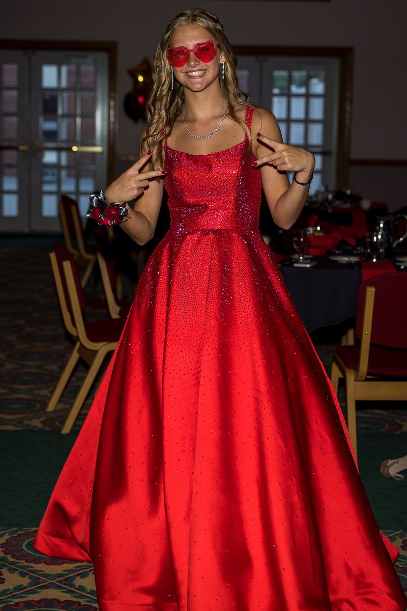 Peace signs at Prom ... <a href="/teddi_135/">Teddi Vonderau🦋</a>
