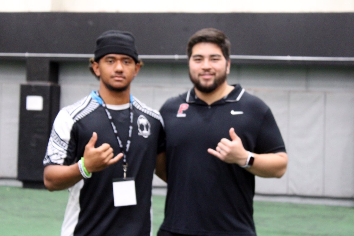 josesekaina's tweet photo. Mahalo @Boxer_Football @Coach_Taura @CoachJCraft @BooklandKai for the Junior day Invite. The Hawaiian culture is unreal up here 🤙🏾💯 https://t.co/oNlW3ok6cQ