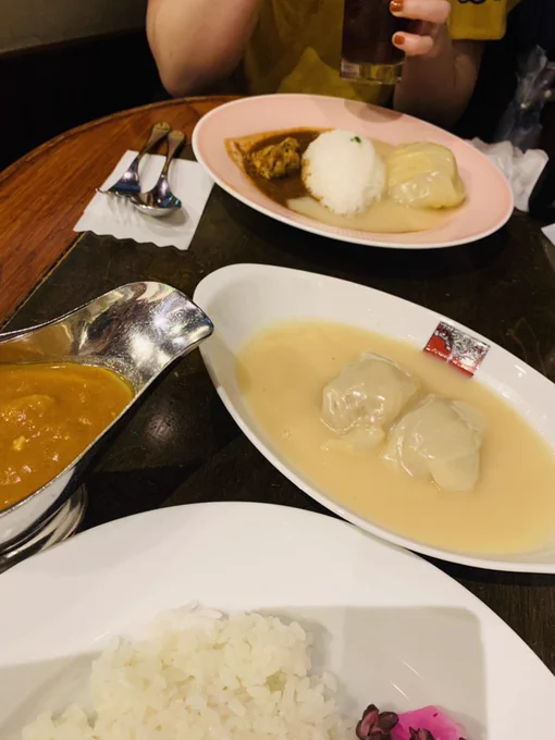 お友達とカレーとロールキャベツでピンドラ丼してきた(^-^)(^-^)(^-^) 