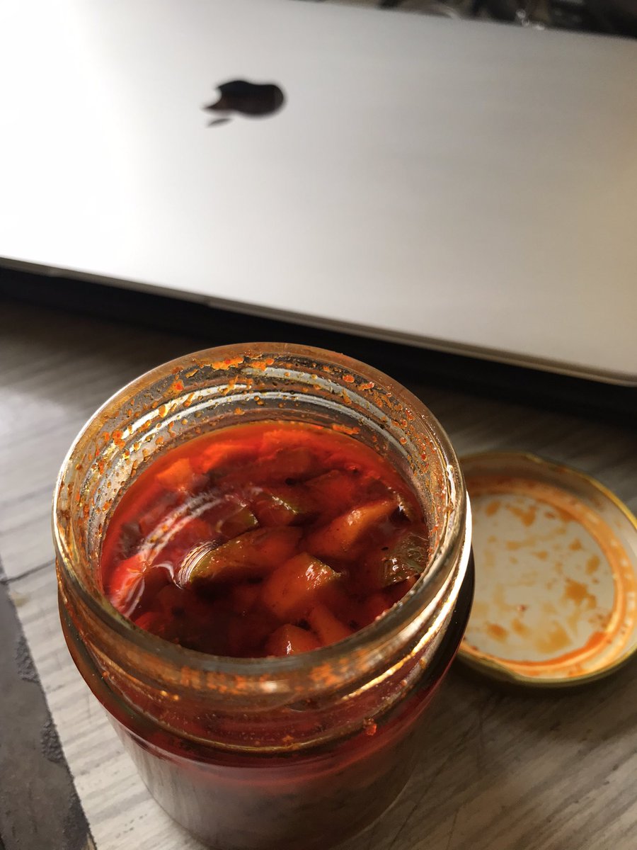 PantryCar's tweet photo. Colleague gifted me this! ♥️🤤🤤🤤
Kalyana Mangai/Manga Kari/Vendhaya Manga love!!!
One among the common thing in TN & MH Brahmin cuisine ☺️
#TamBrahm #food #foodie #pickle #CutMangoPickle https://t.co/sTEuJLAvAy
