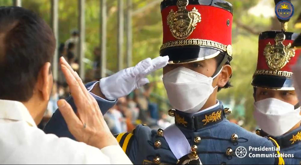 smninews's tweet photo. CONGRATULATIONS GRADUATES!

President Rodrigo Roa Duterte graces the Commencement Exercises of the Philippine Military Academy (PMA) "BAGSIK DIWA" Class of 2022 Baguio City today, 15 May 2022.

📸 RTVM (screengrab) https://t.co/ceVSlgg6nU