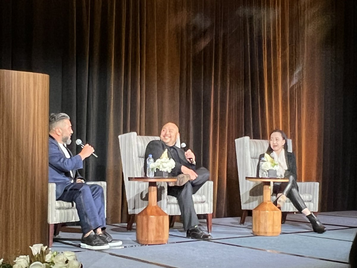 So inspiring to listen to <a href="/minjinlee11/">Min Jin Lee</a> and <a href="/momofuku/">momofuku</a>’s David Chang w/ <a href="/stevejang/">steve jang</a> at the <a href="/KACFSF/">KACF-SF</a> gala.  #trailblazers #koreanAmericans