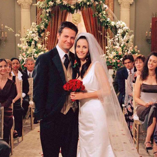 friendsadiciton's tweet photo. Today is Monica and Chandler’s wedding anniversary https://t.co/bKBWeioYgA
