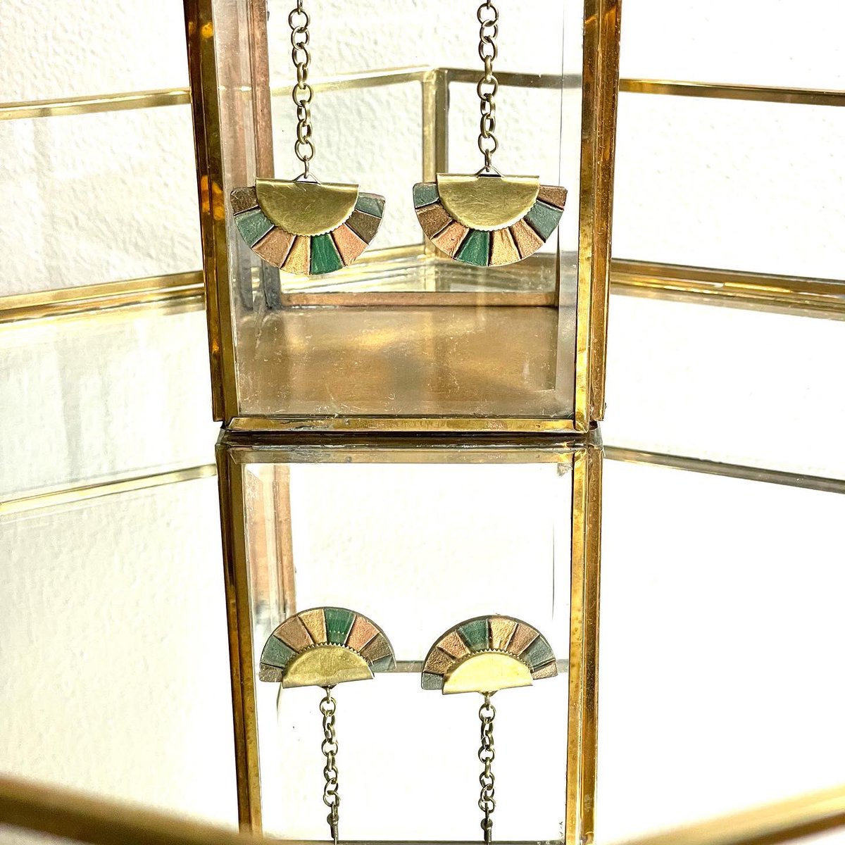 MerakiByKim's tweet photo. These lovely leather dangles are available in my shop.

Find them here : https://t.co/YnBFcU4k0k

#HandmadeHour #SuccessTRAIN #sundayvibes https://t.co/o5wAfewiFN