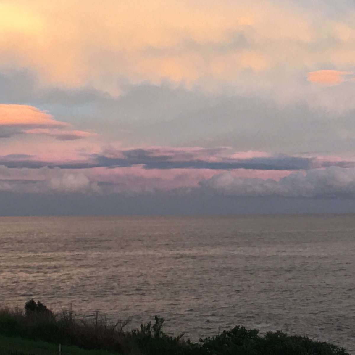 Anza_Simmo's tweet photo. #Sunday evening #Clouds #NaturePhotography #Nature #Photography #LovesBay #Kiama #TwitterNatureCommunity #TwitterNaturePhotography https://t.co/K2t1iPaoPi