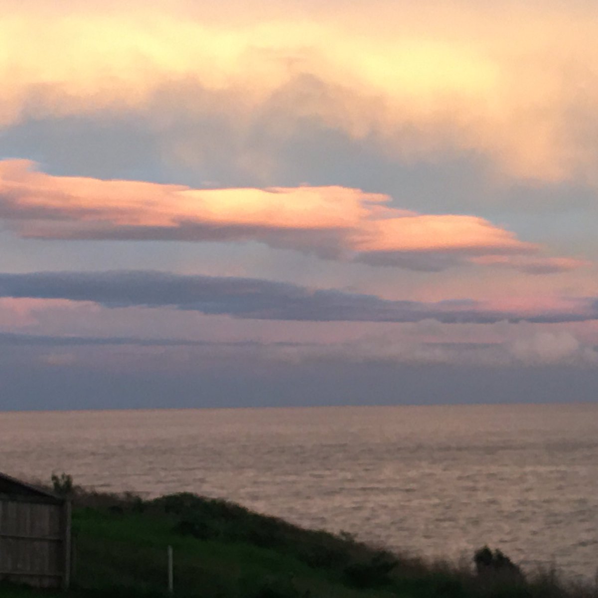 Anza_Simmo's tweet photo. #Sunday evening #Clouds #NaturePhotography #Nature #Photography #LovesBay #Kiama #TwitterNatureCommunity #TwitterNaturePhotography https://t.co/K2t1iPaoPi