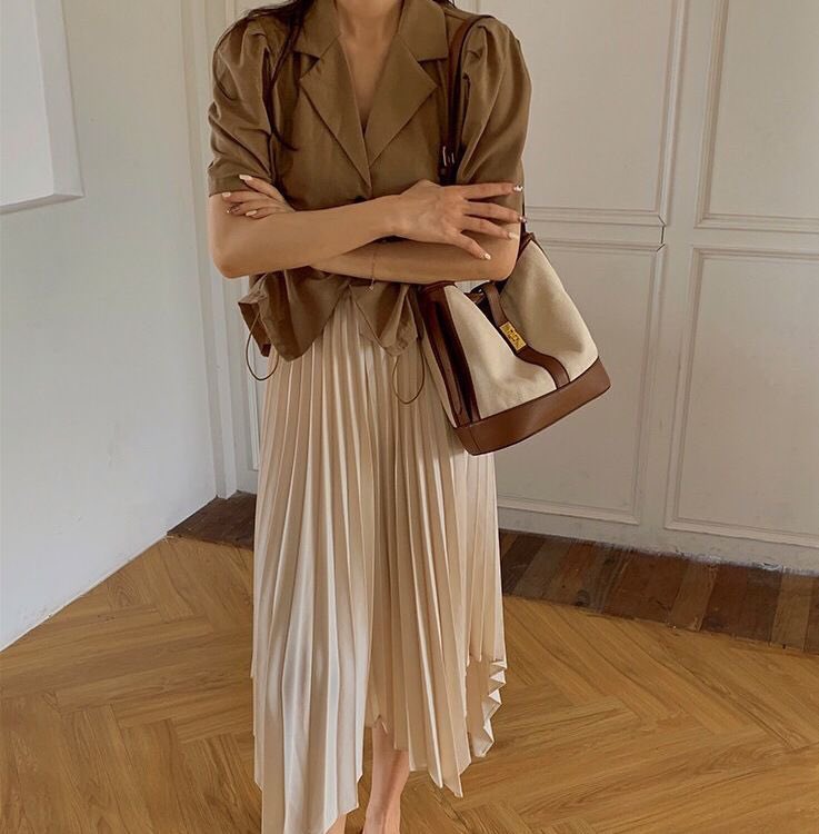 Quint set 350฿ ส่งฟรี พร้อมส่ง 

รุ่นนี้แถมฟรี กระเป๋าหนังแบบซิปใบเล็กให้ทุกใบ สายสะพายปรับความยาวได้ ความยาวสาย 59-104cm สายสะพายปรับความยาวได้ ความยาวสาย 59-104cm