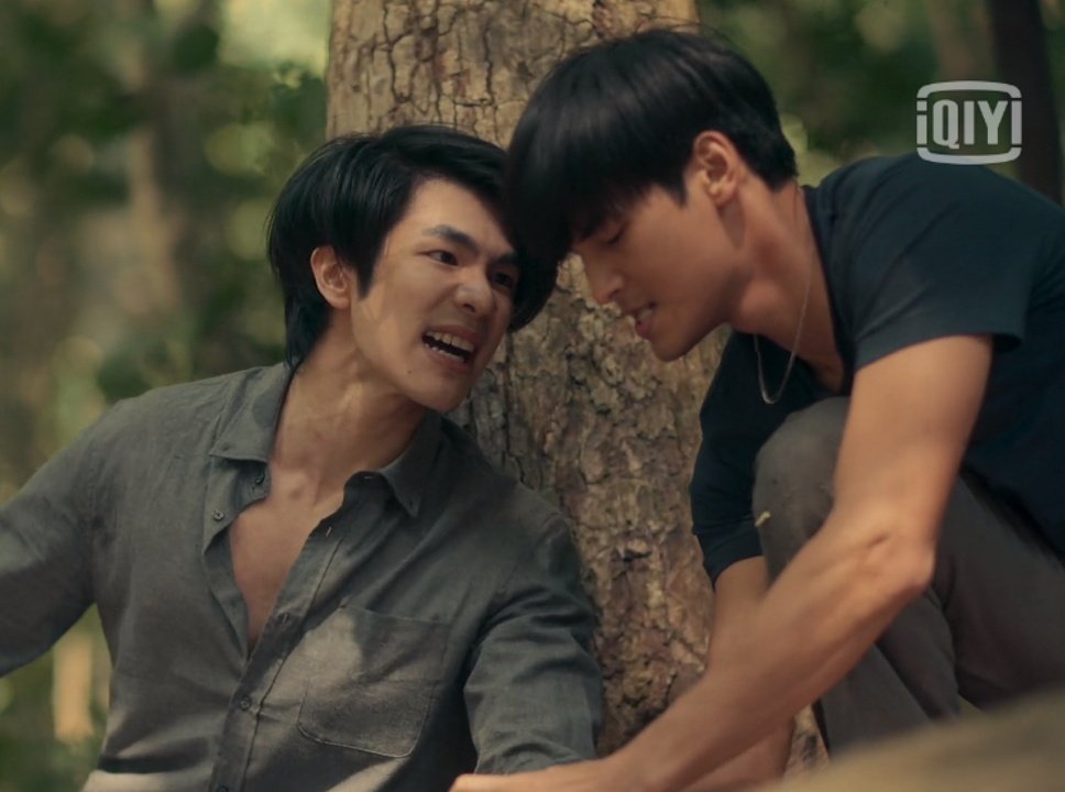 beyourjha's tweet photo. ไปเห็นเม้นนึงใน ตต เขาบอกว่า "คนนึงเป็นไฟ อีกคนเป็นน้ำ(น้ำมัน)" กุ55555555554454455556654555555555555554455555 #KinnPorscheEP6 https://t.co/vR0hk0ww5A