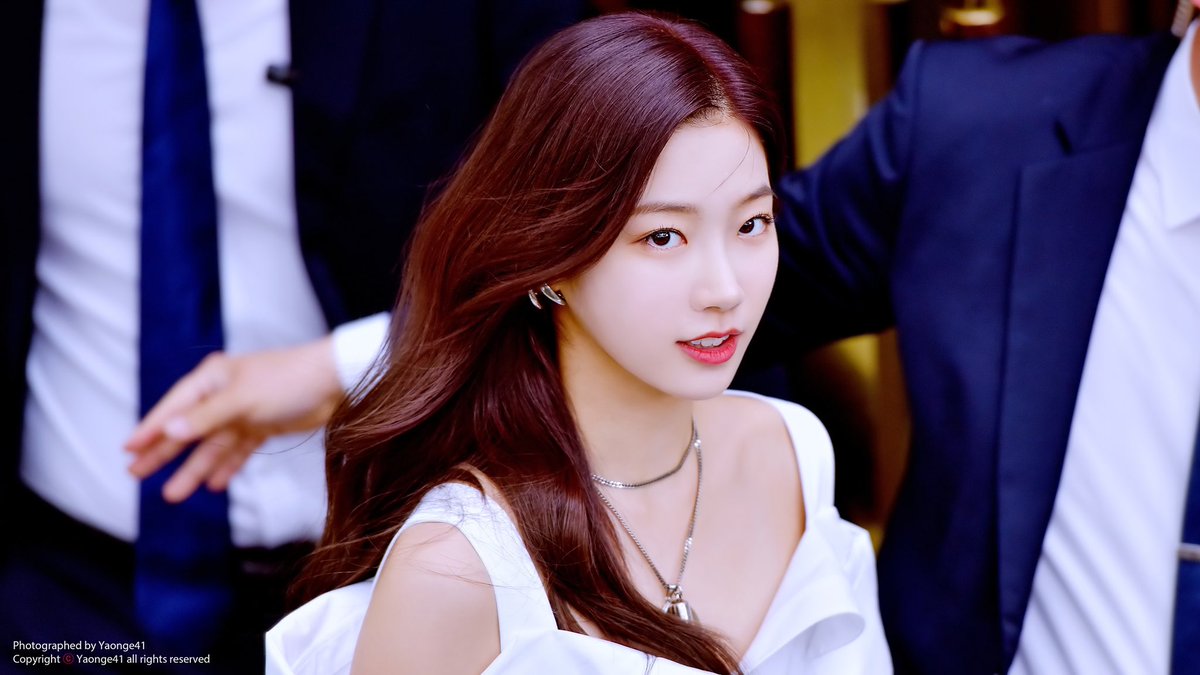 QueenKO_O's tweet photo. 카즈하 레알 대기업 장녀 가틈.. https://t.co/uBnQEJdkyx