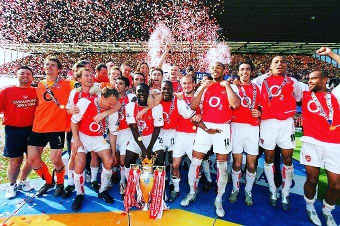 bbkigalifm's tweet photo. #BnBSports
Ku munsi nk'uyu muri 2004,Arsenal yegukanye igikombe cya shampiyona y'u Bwongereza (#PremierLeague) idatsinzwe umukino n'umwe
-Yakinnye 38
-Itsinda 26
-Inganya 12
-Amanota 90
-Yinjije ibitego 73
-Yinjizwa 26
#InvincibleStreamingParty https://t.co/FDoSyoeISQ