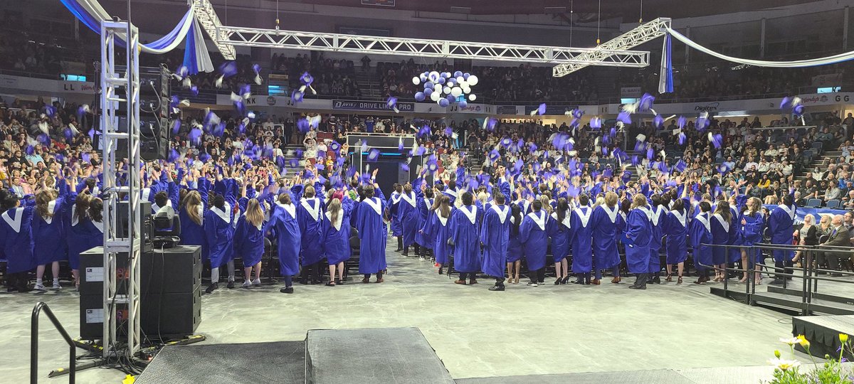 cchschool's tweet photo. And just like that, Grad 2022 has come to an end! We are so very proud of the class and dignity that these graduates displayed over the weekend. To watch all the events, go to:
https://t.co/dB2MzbNHKf #hs4 #owneverysecond https://t.co/qj3caMr374