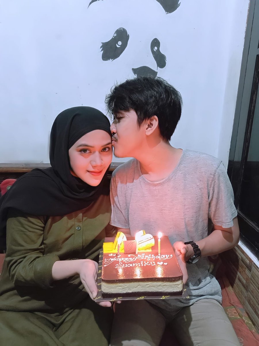 ivanhardi19's tweet photo. Trimakasih istriku @salsabillahh12 https://t.co/b1zgPmkajG