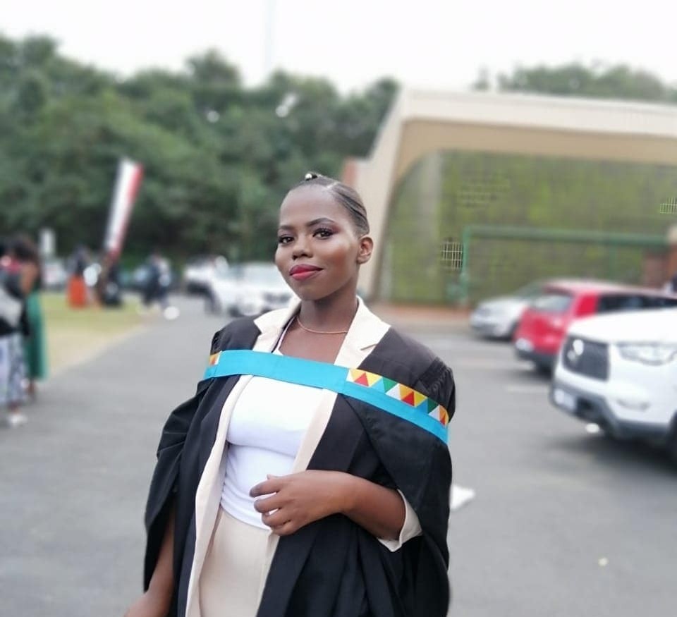 flezimila's tweet photo. Lolu usuku olukhulu senz'umlando ❤️❤️

#UKZNGrad2022 https://t.co/x8xyKjCLaJ