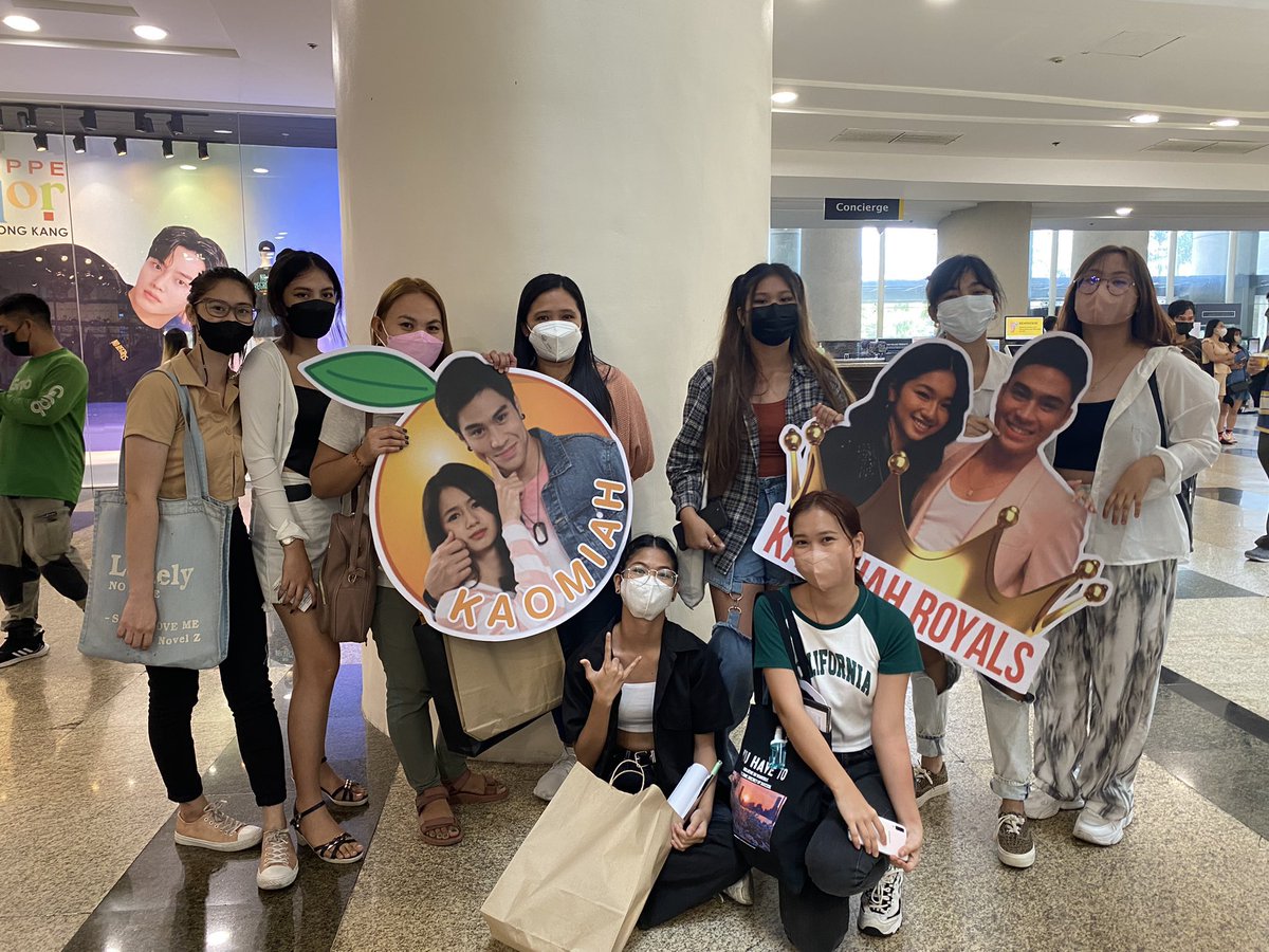 They‘re present on the event at Glorietta! Let‘s go, Royals! Isigaw niyo kami! Show your all out support for Kaori! 🧡🌸

#KaoMiah #KaoMiahRoyals
