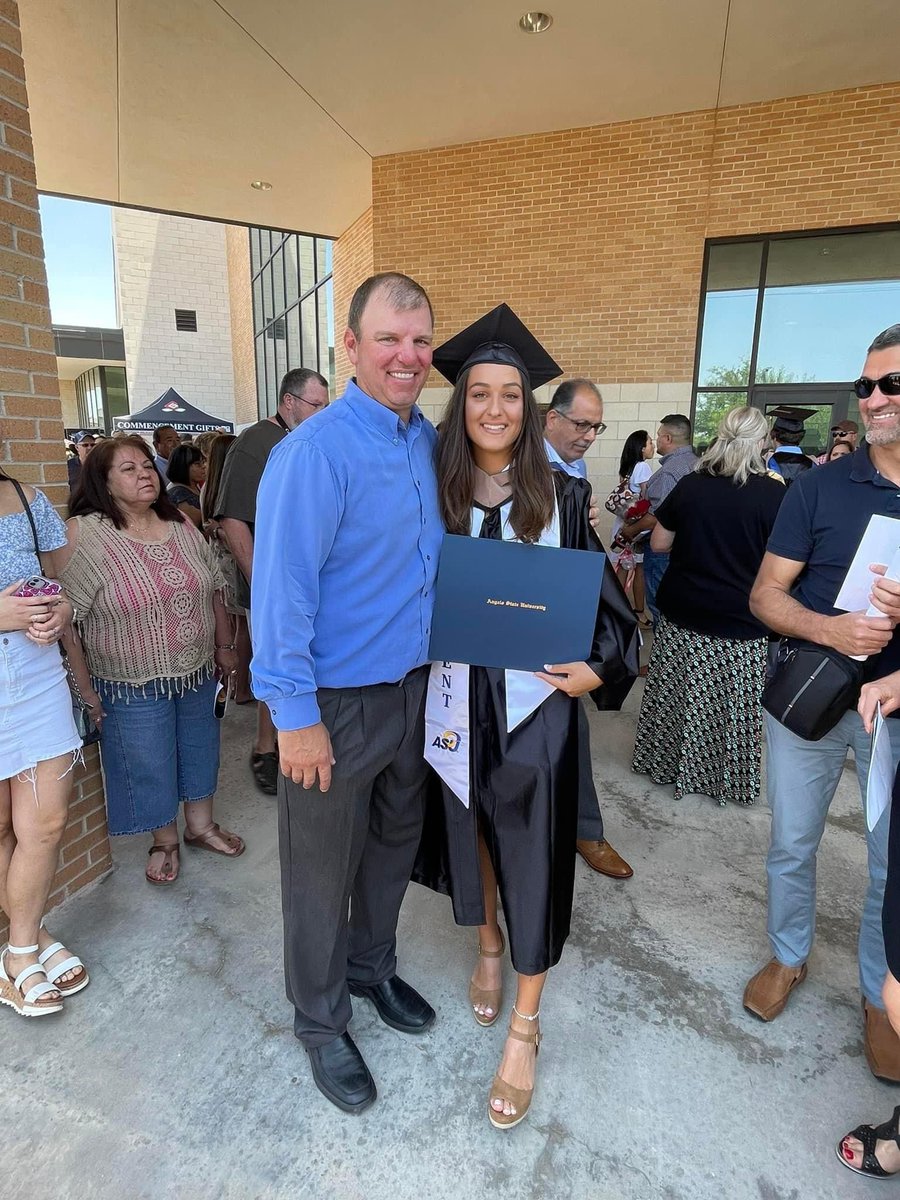 Belles_Tennis's tweet photo. Well today marks the end of an era for Angelo State tennis! We graduated Ena Ovcina our final graduate from the first recruiting class that restarted the ASU tennis program. These six ladies took a chance to start something together and I will always be grateful to them. https://t.co/d1G2dXVNnG