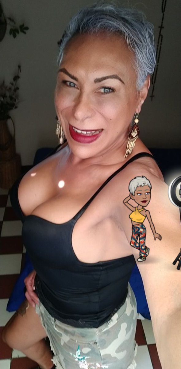 liz_chanel's tweet photo. LOS DÍAS SE PINTAN CÓMO TÚ decidas !!!!
#sorisa #sexy #alegre #FelizSabado #love https://t.co/YBzklfOe7L