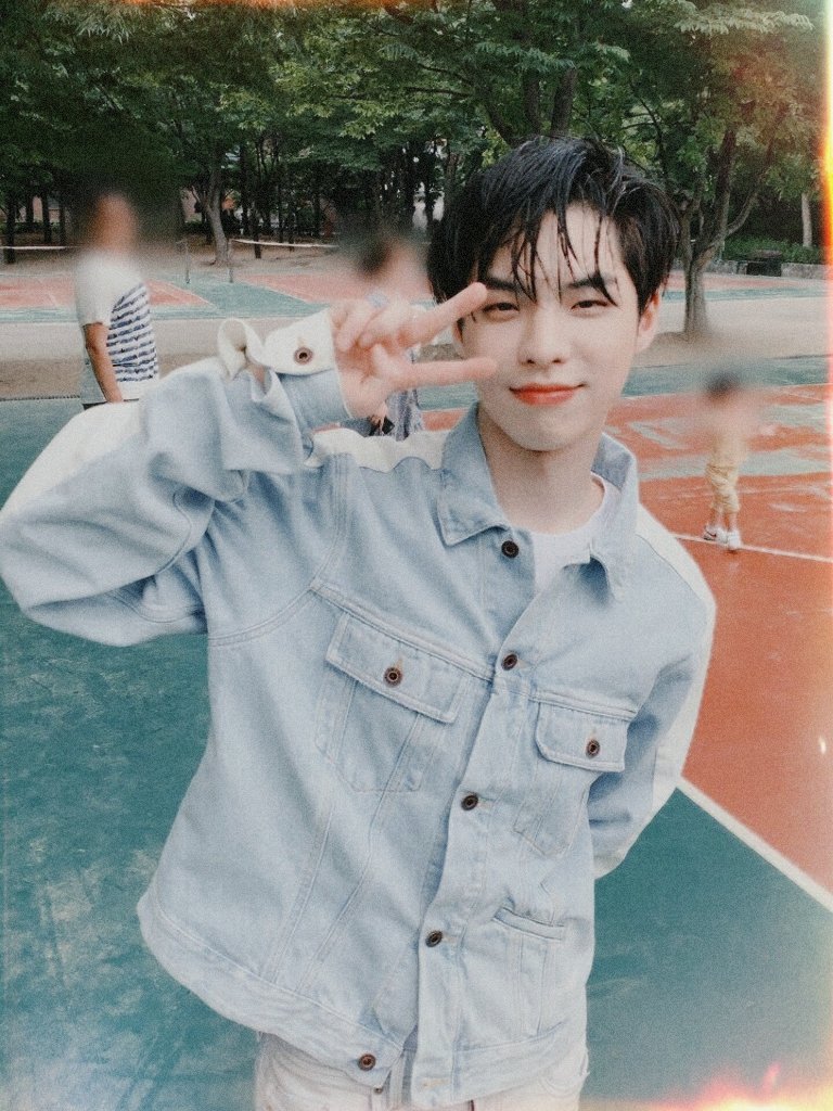 cixnematic's tweet photo. #BX #이병곤 #CIX #씨아이엑스 https://t.co/EN1s50bUhK