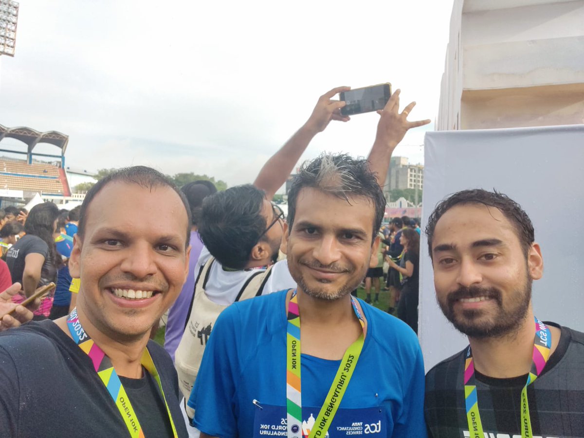 radhikamohta's tweet photo. Abhishek Singhania, @sushil_k_m and @Bavneet_Tennis after their @TCSWorld10K run this morning 😊
#TCS10K https://t.co/sTNWNIdSfP