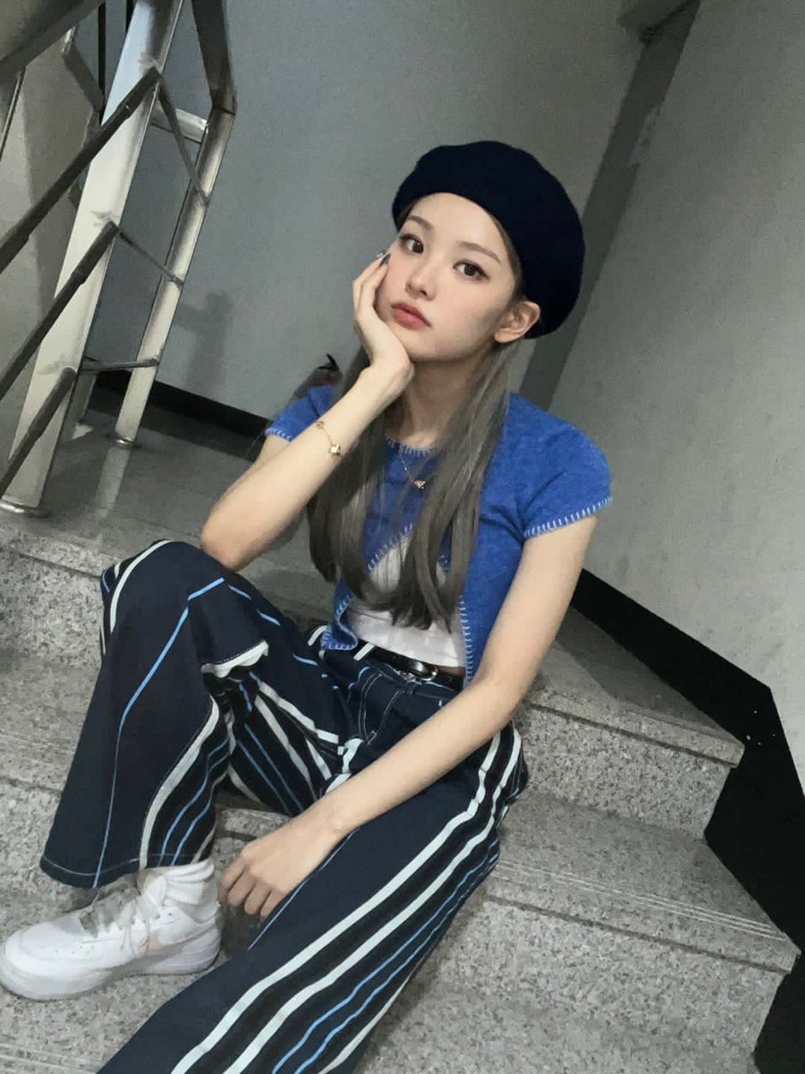 LightsumSl's tweet photo. [ENG TRANS]
[#SANGAH #상아] 

Its a night where I miss Sumit a lot

#LIGHTSUM #라잇썸 https://t.co/h76hUsQAzR